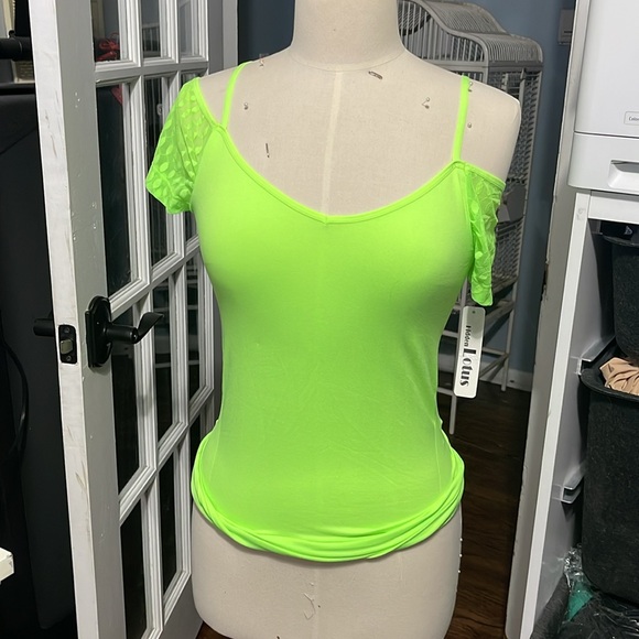 Top - Picture 2 of 2